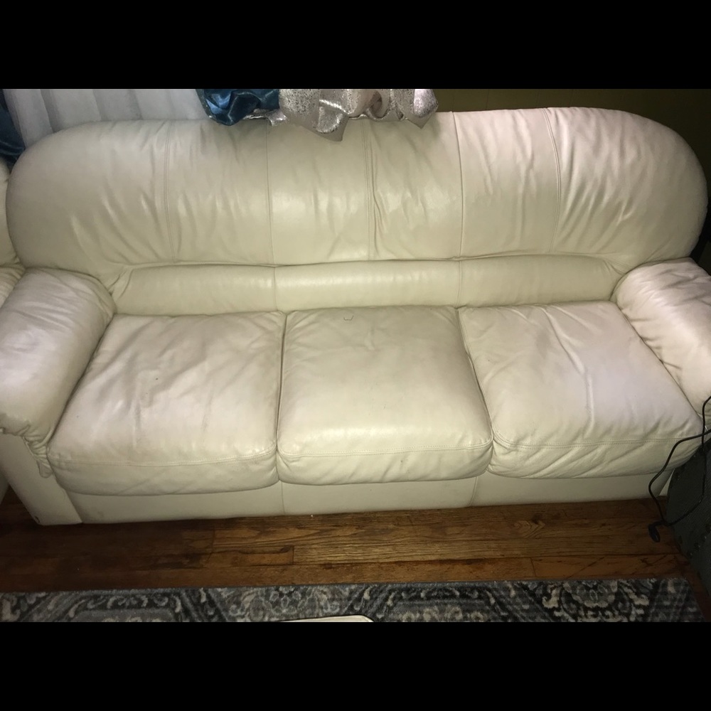 White Sofa and loveseat